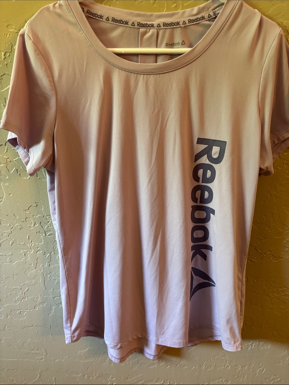 Reebok Mauve Crew Neck Graphic Tee